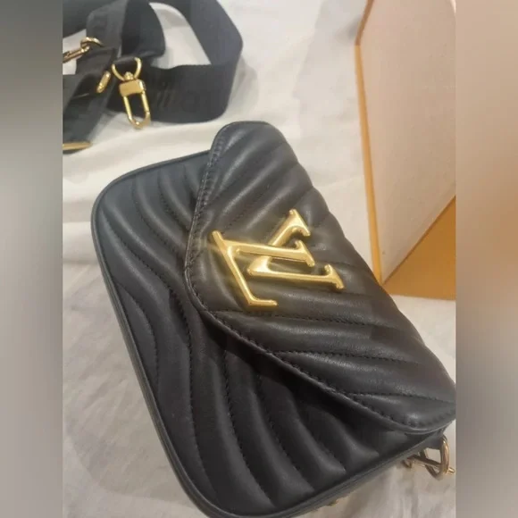 Louis Vuittton New Wave Multi Pouchette full inclusion - Picture 14 of 16